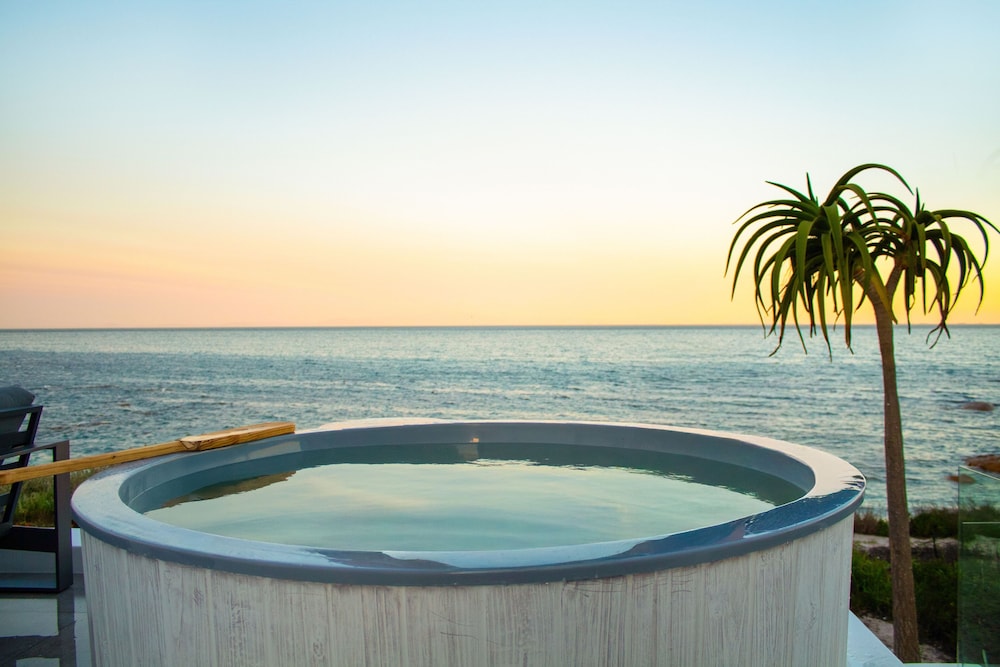 Shelley Point Beach Villa
