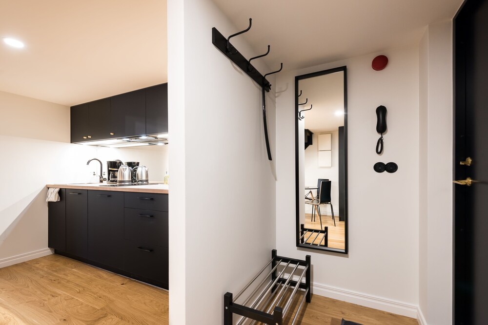 Hotel Hilltop Apartments City Centre - Image 1