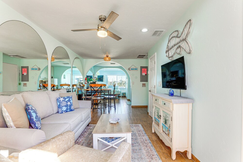Steps to Beach: Bradenton Beach Condo w/ Deck