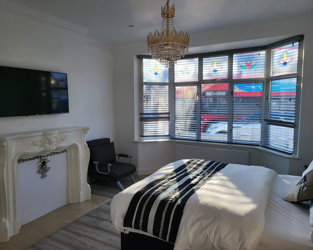 Grand Exclusive 2 Bed Apartment - London