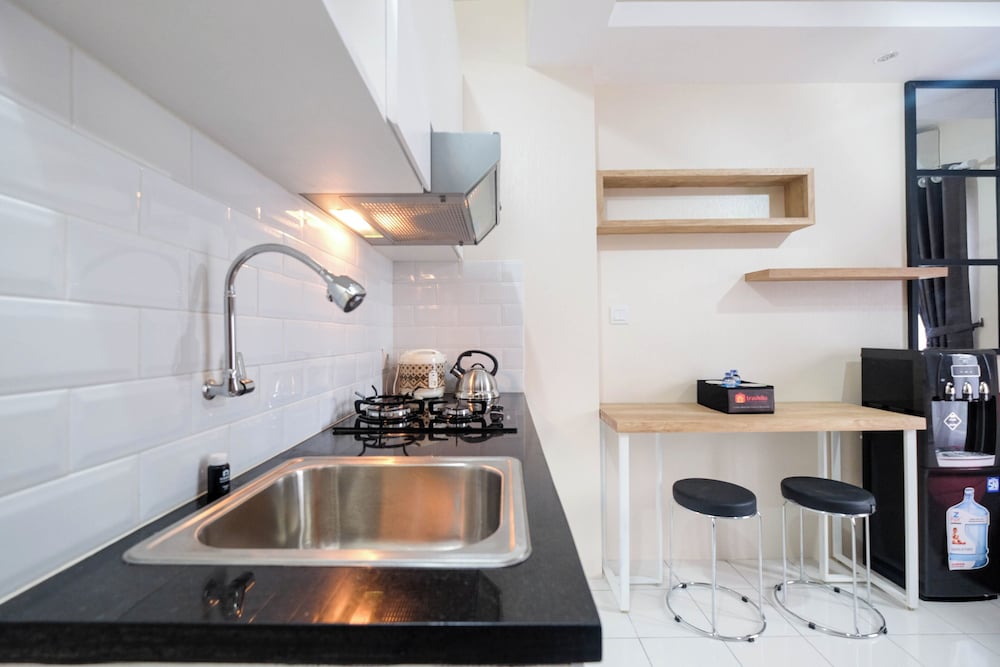 Modern and Cozy 2BR Podomoro Golf View Apartment