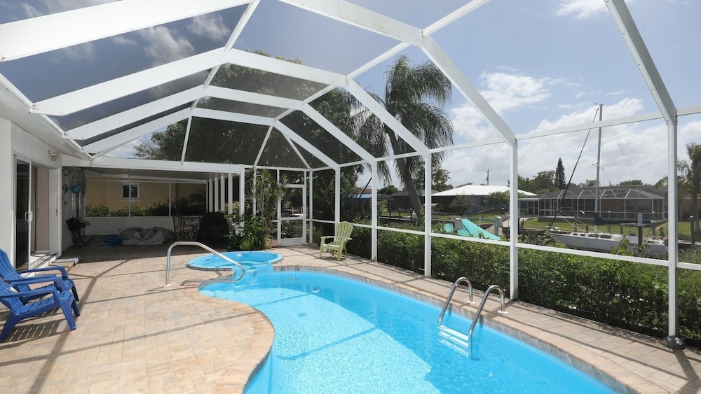 Harbor Heights Private Pool Vacation Home On Canal With Bbq And Dock 2 Bedroom Home