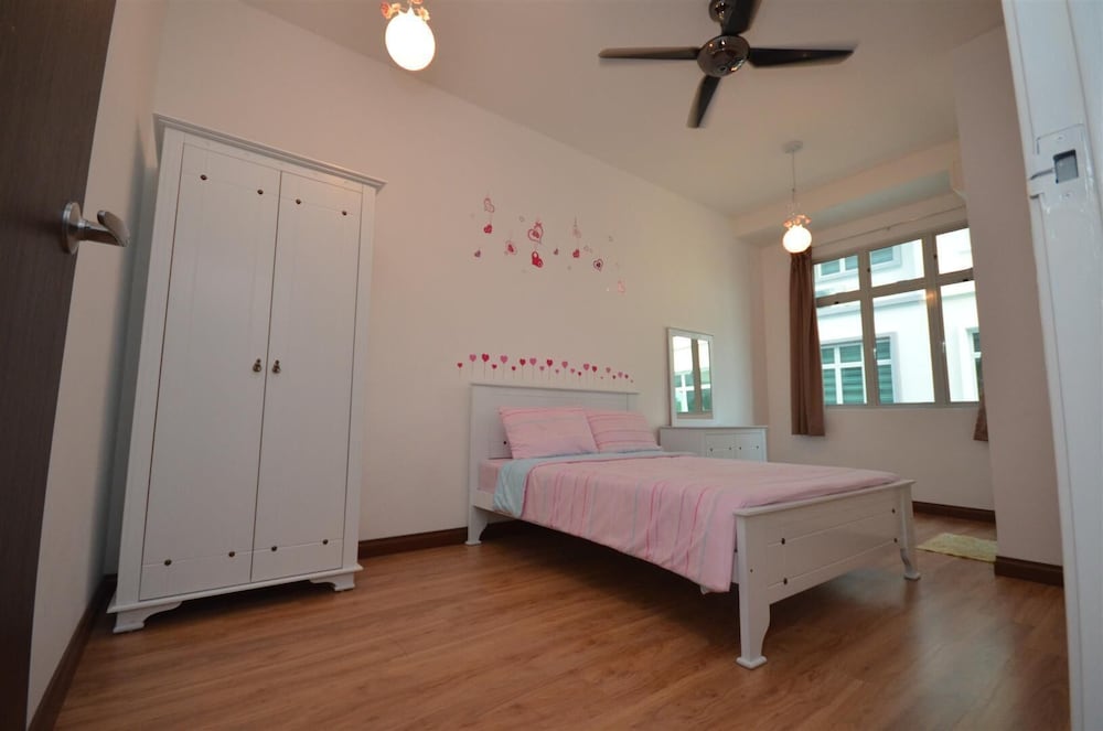 Felicia Home photo 4