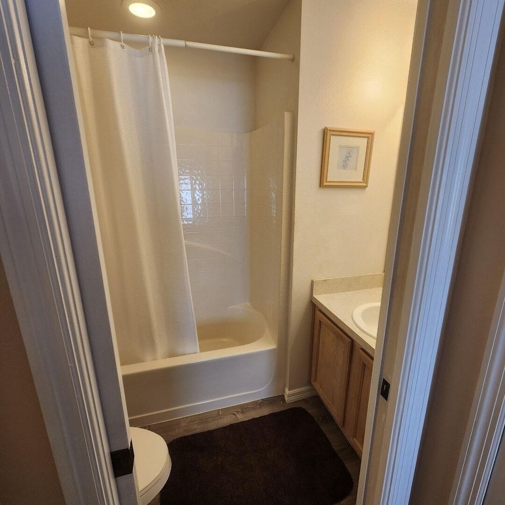 LKB4705AW 4 Bedroom villa in Lake Berkley 4 Home