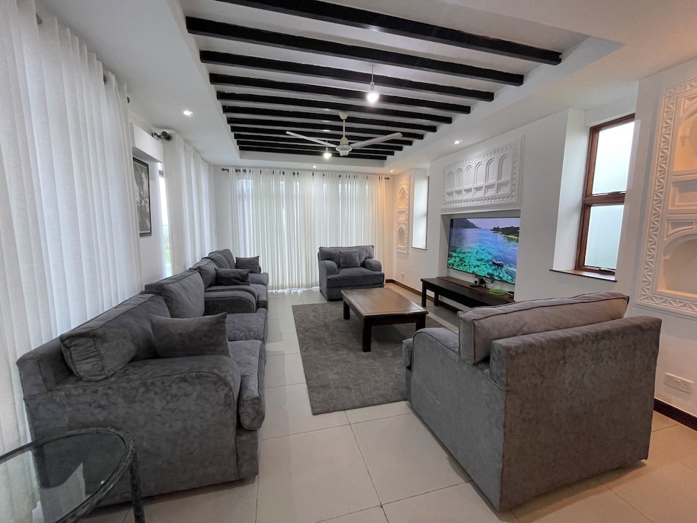 Coastal Villa Sultan Palace view 5