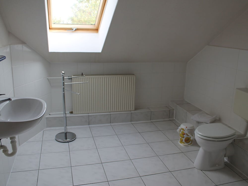 Spacious Apartment in Boddin With Garden