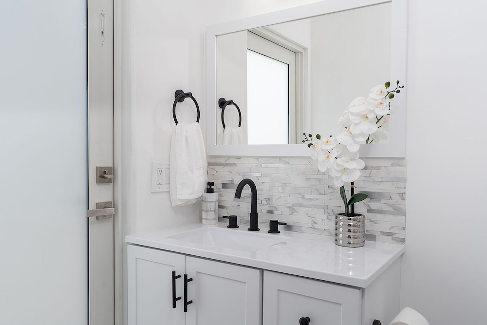 Dreamy 4BR Getaway w Private Pool Luxe Patio in Miramar