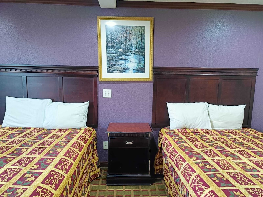 American Inn & Suites By Capital O Victoria US-59