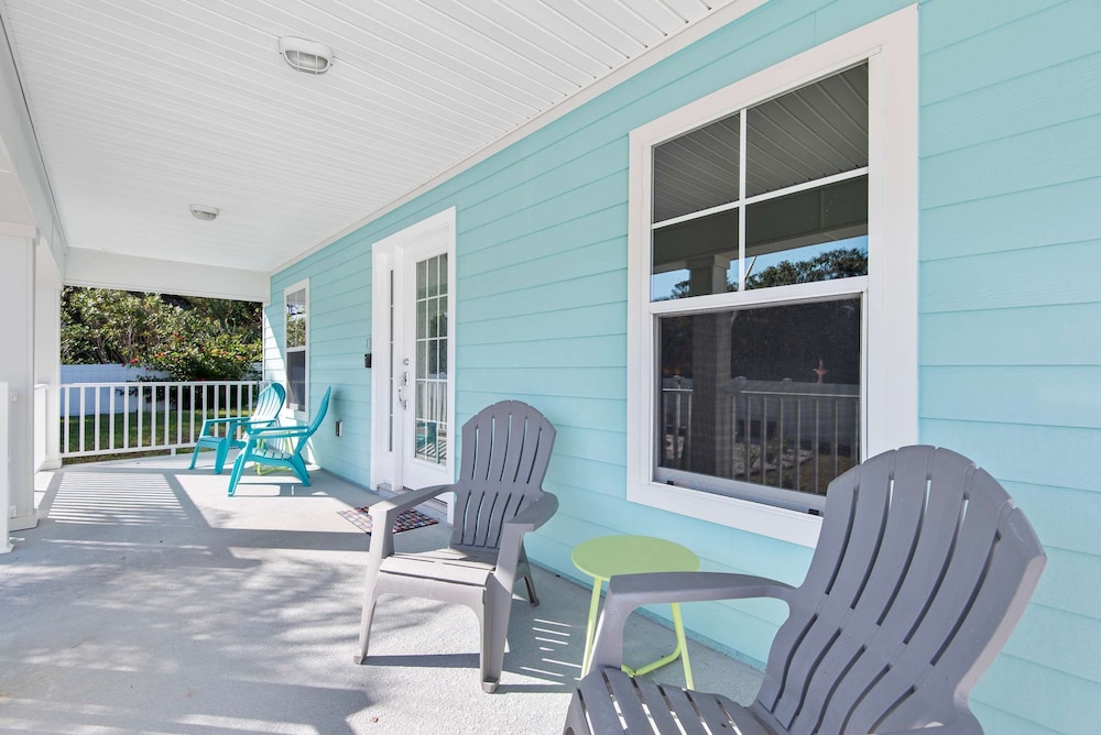 Beach Home w Heated Pool Free Golf Cart