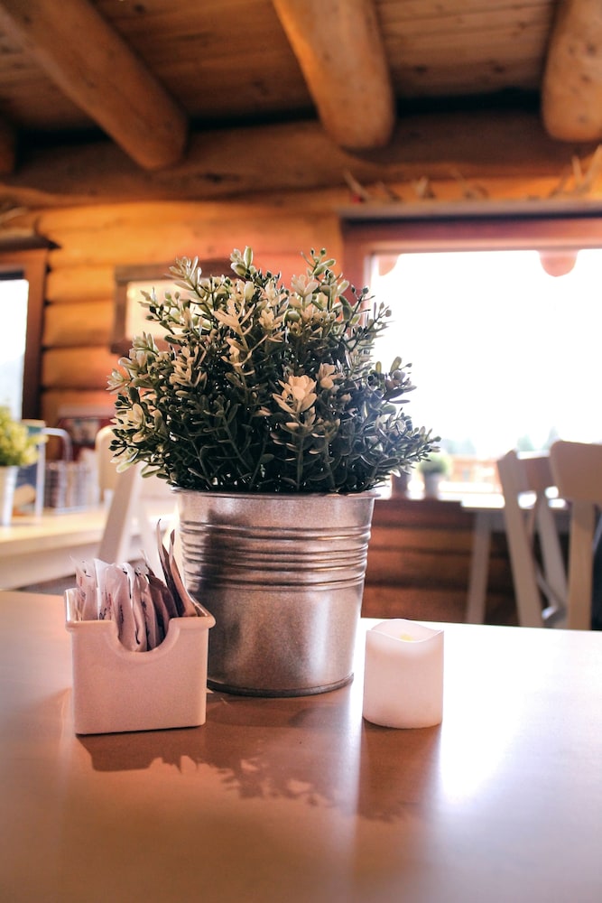 Rock Lake Lodge