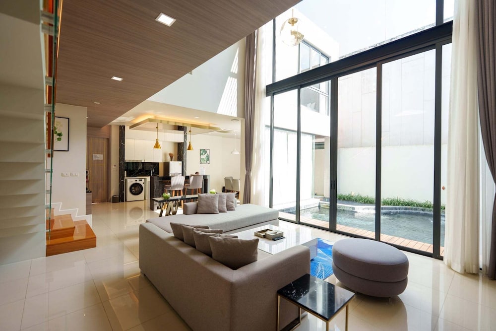Mida Pool Villa