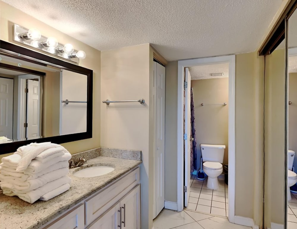 Emerald Isle Fort Walton Beach by Southern Vacation Rentals