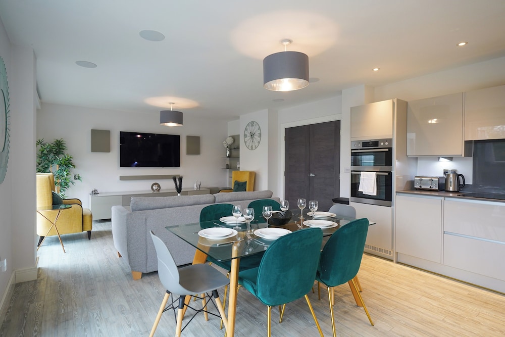 Serenity by the Water 3 bedroom London