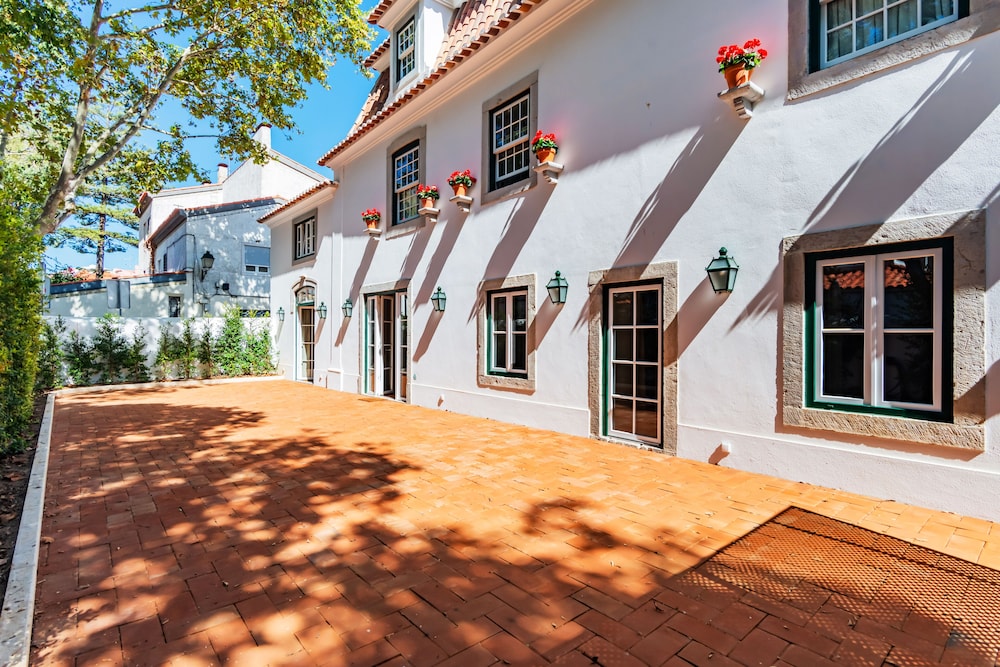 Villa Azzurra Cascais 5BR view 3