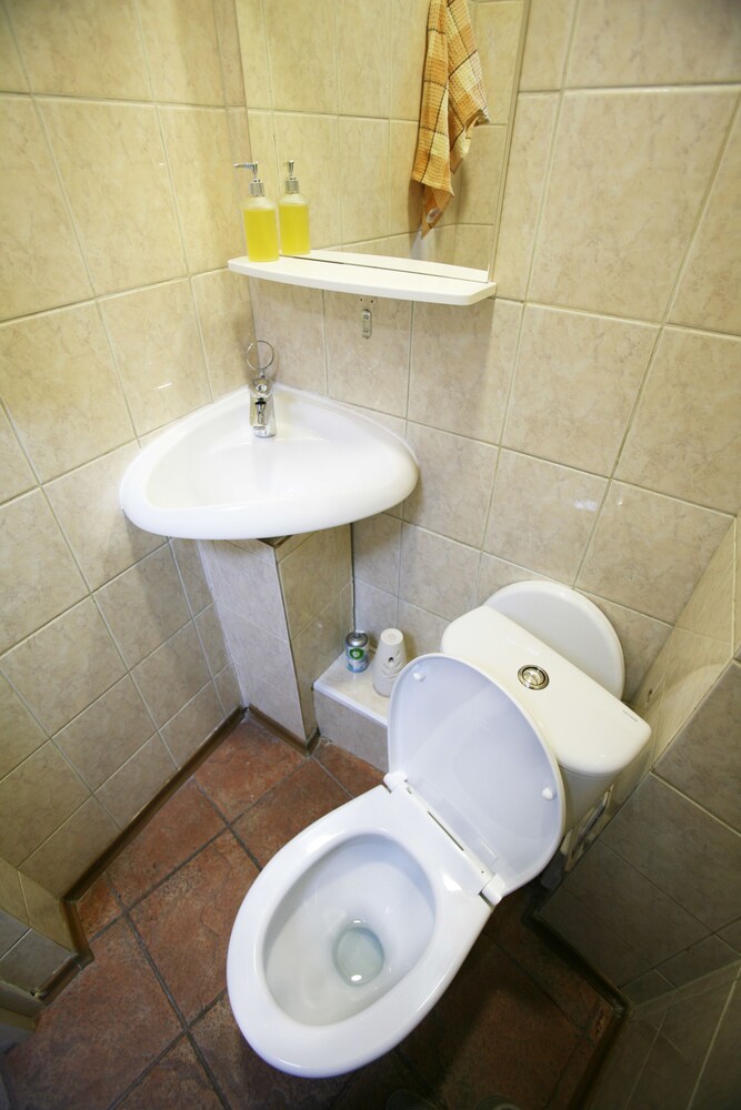 Cheers Hotel - Hostel
