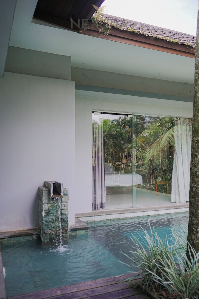 Jambu Klutuk Resort