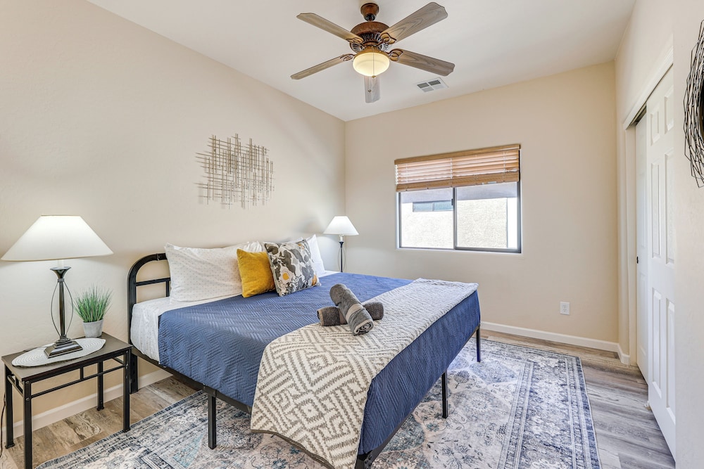 Gold Canyon Golfer's Getaway w/ Scenic Views!