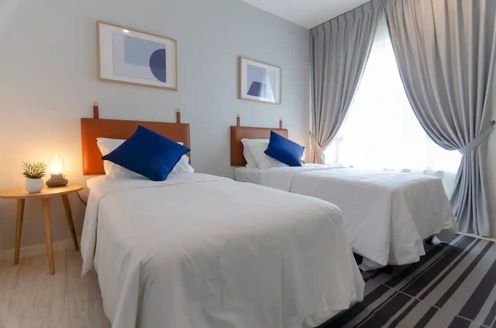 A Comfy & Bright 2BR Suasana Suite 6, Free Parking