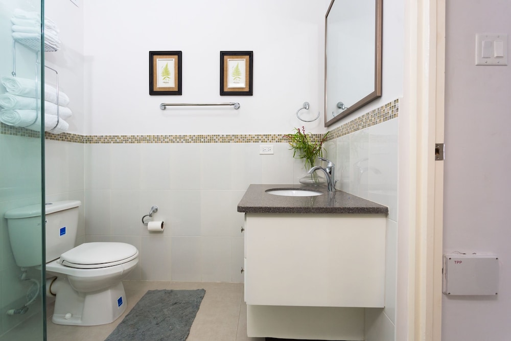 Kingston Luxury Guest Apt at Sullivan