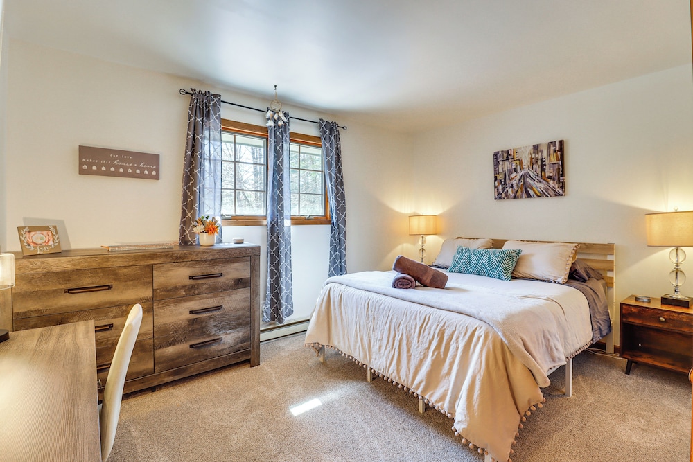 Lovely Tobyhanna Getaway w/ Game Room & Fire Pit!
