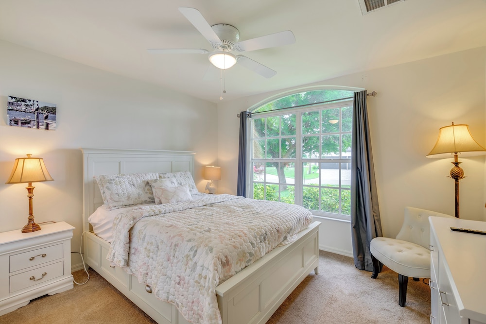 6 Mi to Coast: Cape Coral Family Home