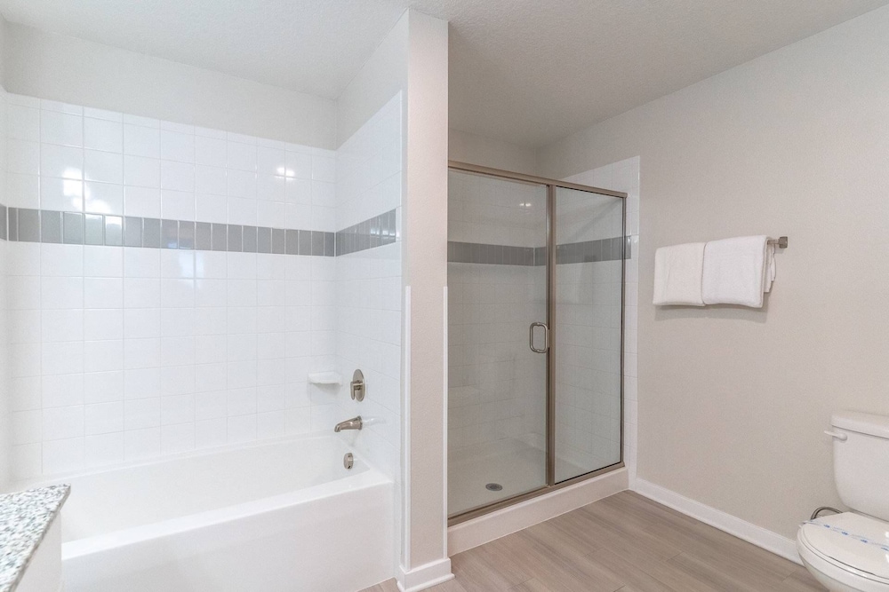 4001 Vista Cay