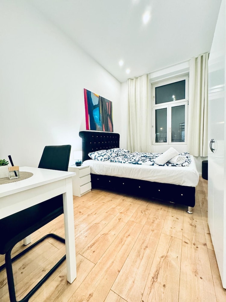 5BR Apartment Near Kaufpark Alterlaa