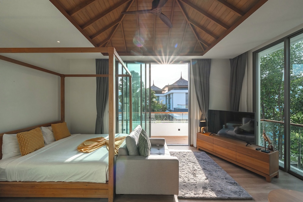 Pool Villa Near Beach Boat Avenue V219