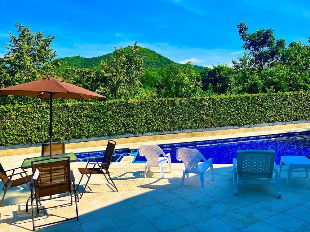 VILLA SARI