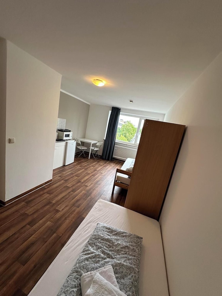 2-Rent Group Hostel Apartments HAN53