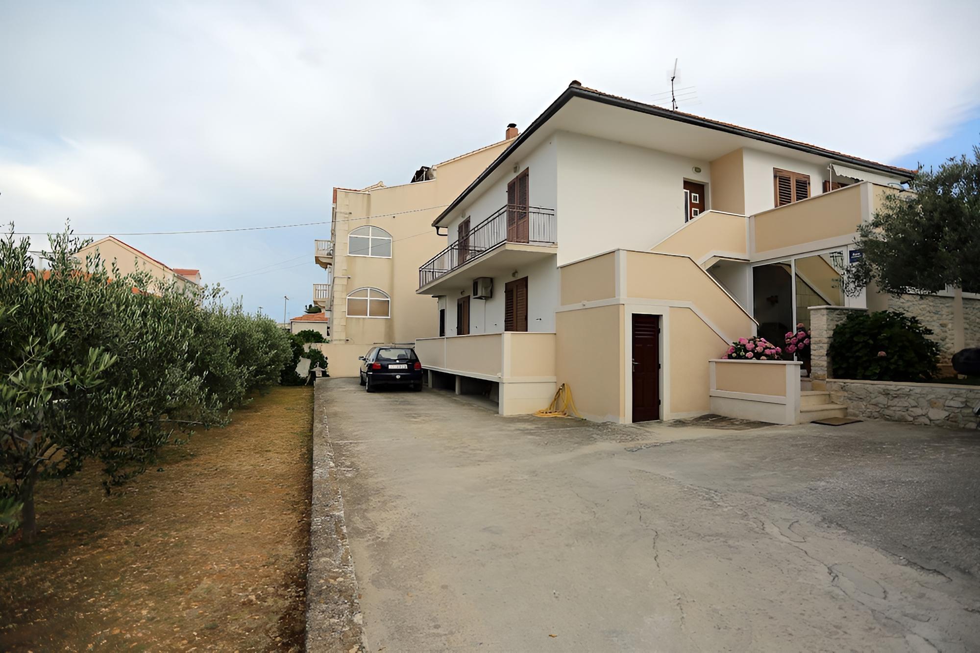 Mut - 250 m From Beach - A1 view 4