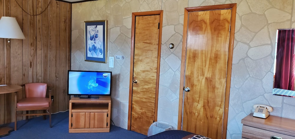 Red Ranch Motel