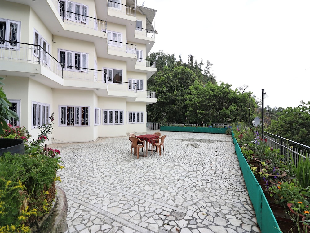 OYO 12853 The Kings Kalandi Resort