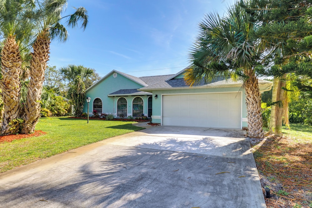 2 Mi to Water: Sebastian Home w/ Pool!