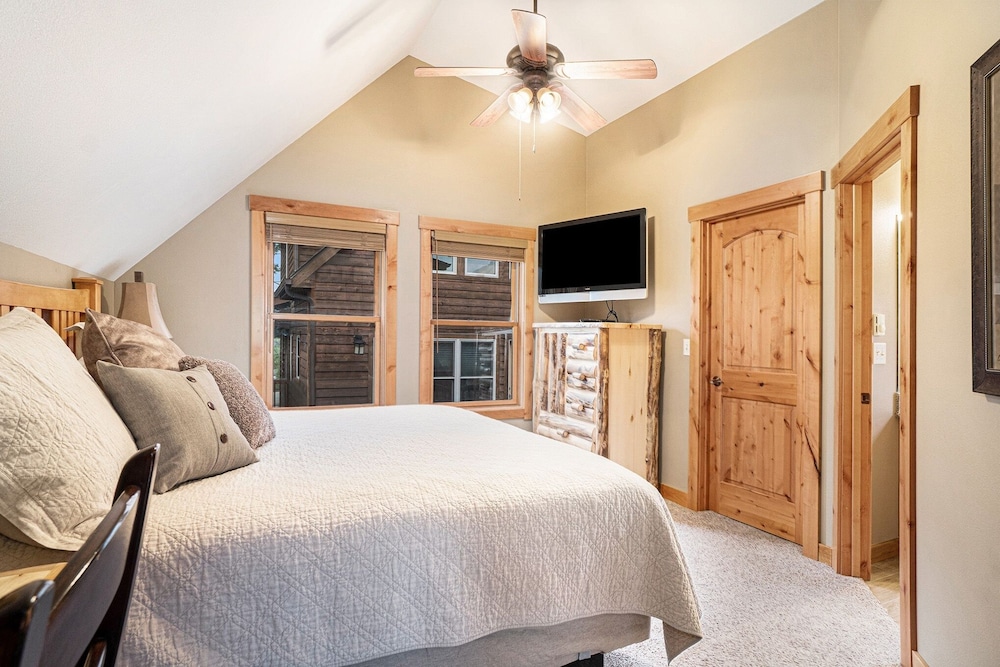 Solitude Eagle 5 - Estes Park 2 Bedroom Condo by RedAwning - Property Image 26
