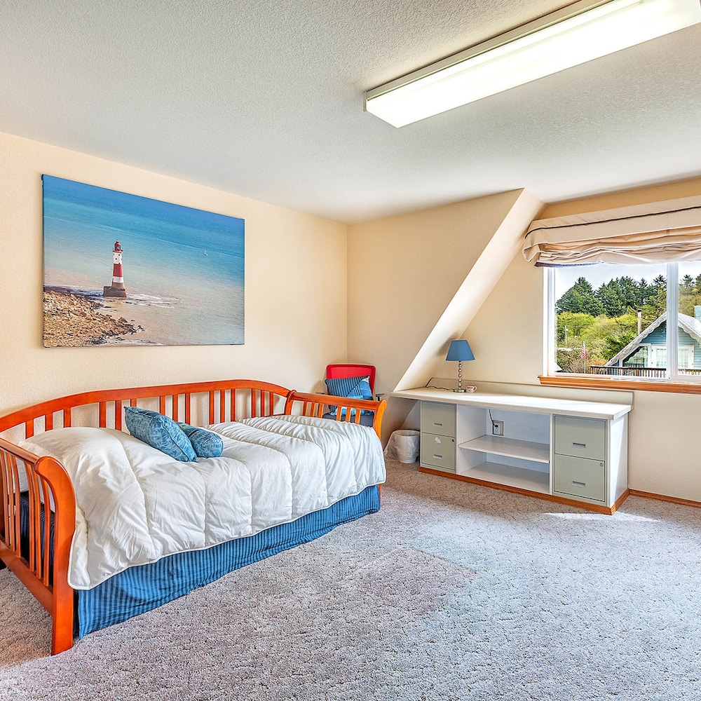 Surf Watch House in Copalis Beach