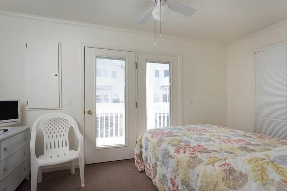 Rodney Avenue 3B