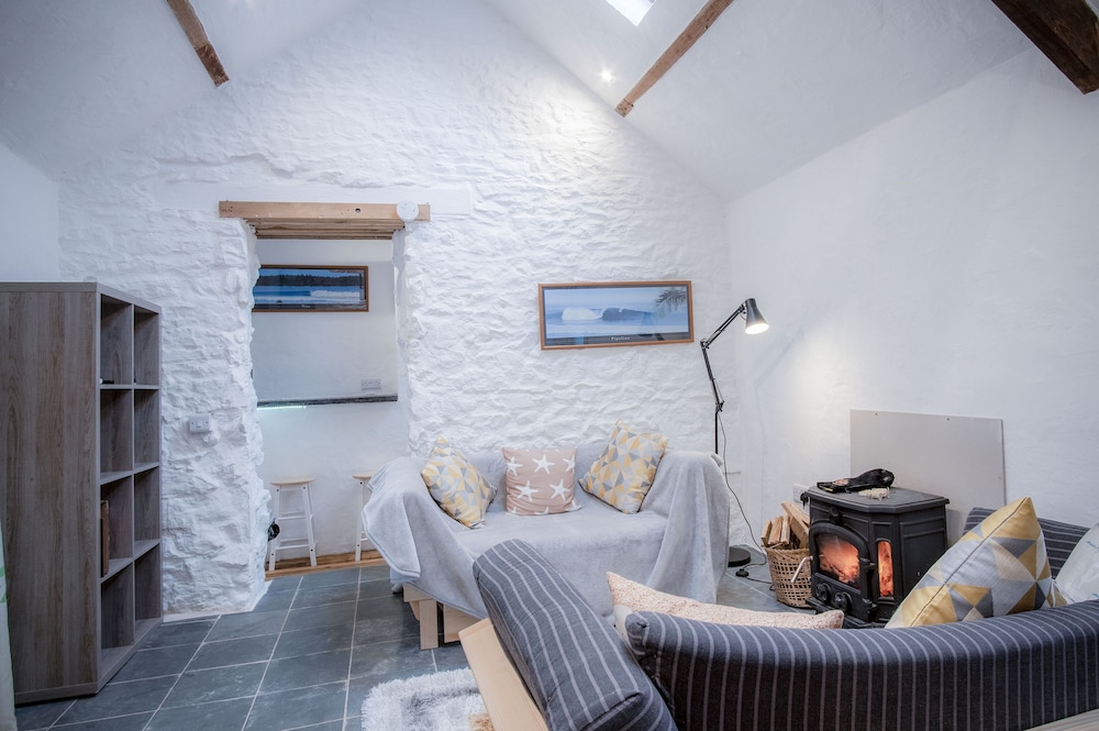 Pembroke Vacations - The Anchor Light - 1 Bed - Freshwest Beach Retreat - Property Image 9