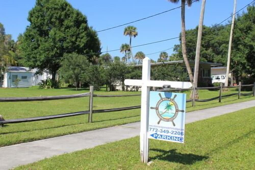 Indian River Lagoon Waterfront Cottages