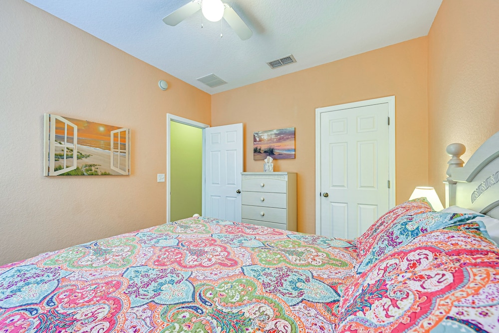 Pet-friendly Gem w/ Yard & Pool Access in Sebring