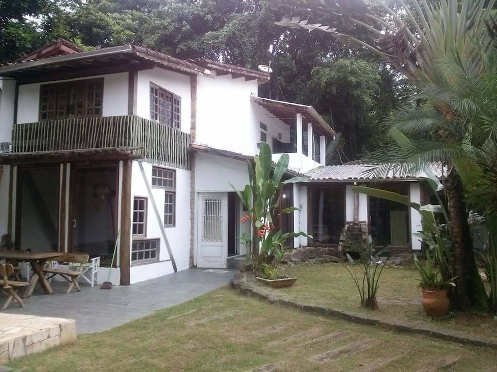 Hotel Maori Hostel Itamambuca - Image 1