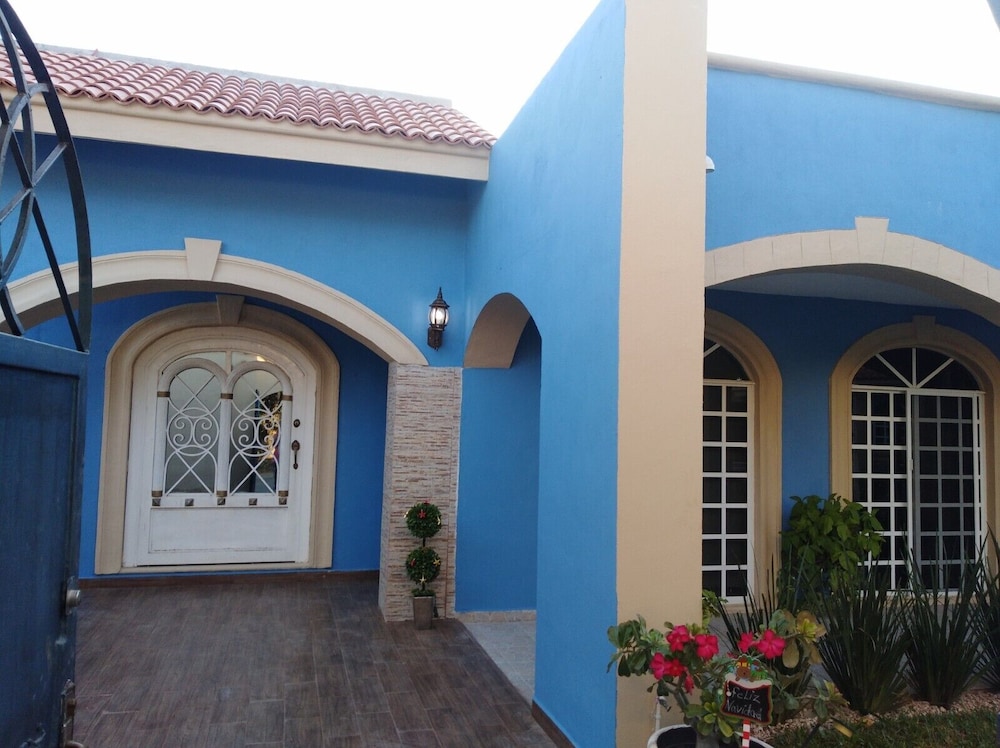 Residencia Uribe - Beautiful House With Private Pool