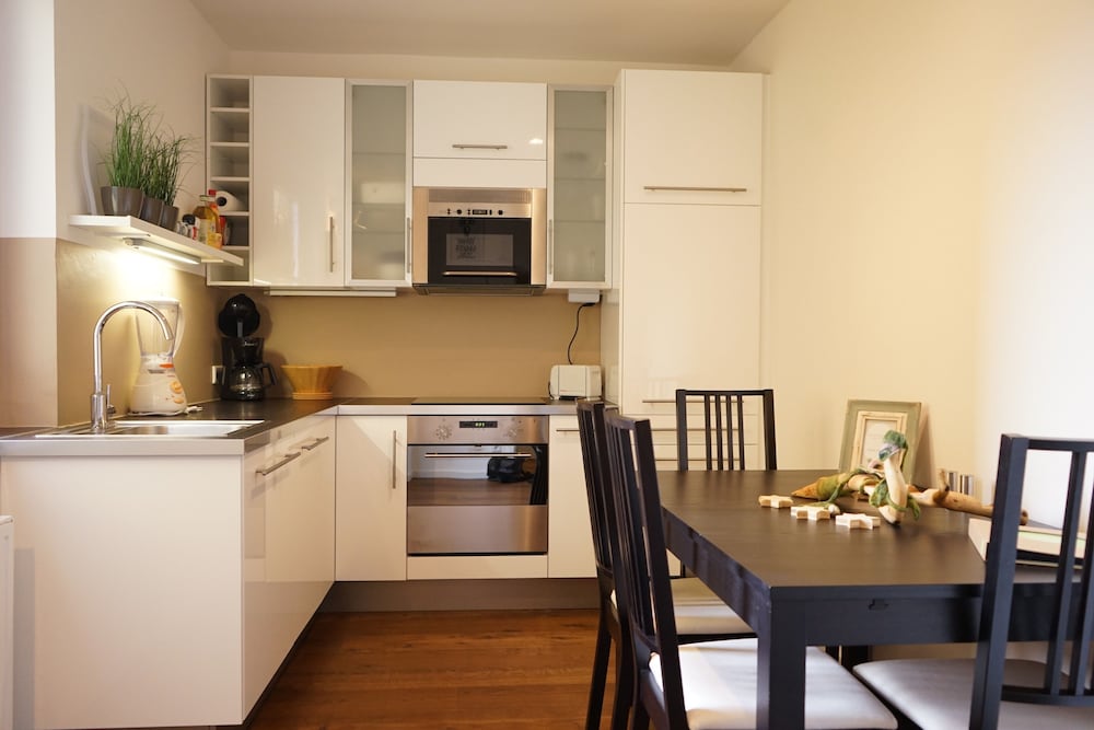 YoHome - Stylish New City Apartment