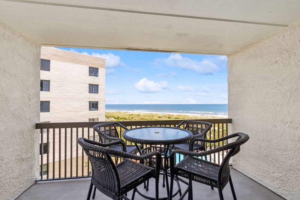 Surf And Racquet Club B149 2 Bedroom Condo