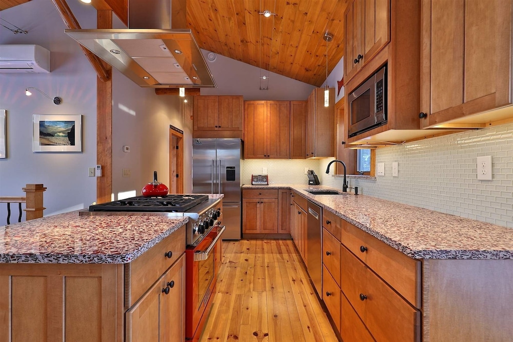The Waffelhaus In Killington 4 Bedroom Home