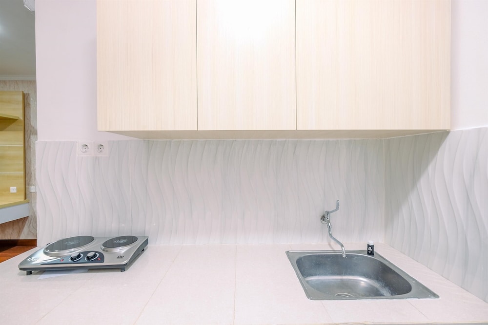 Comfortable and Modern 2BR Sentul Tower Apartment