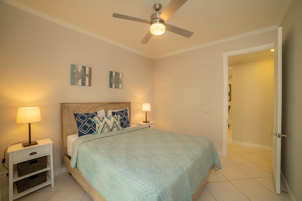 Colina 7C - 3 bdr 2 Bath