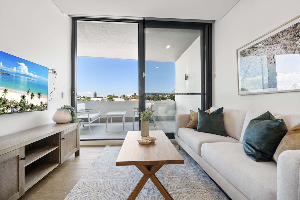 Modern 1-bed Apartment With Views in Fremantle