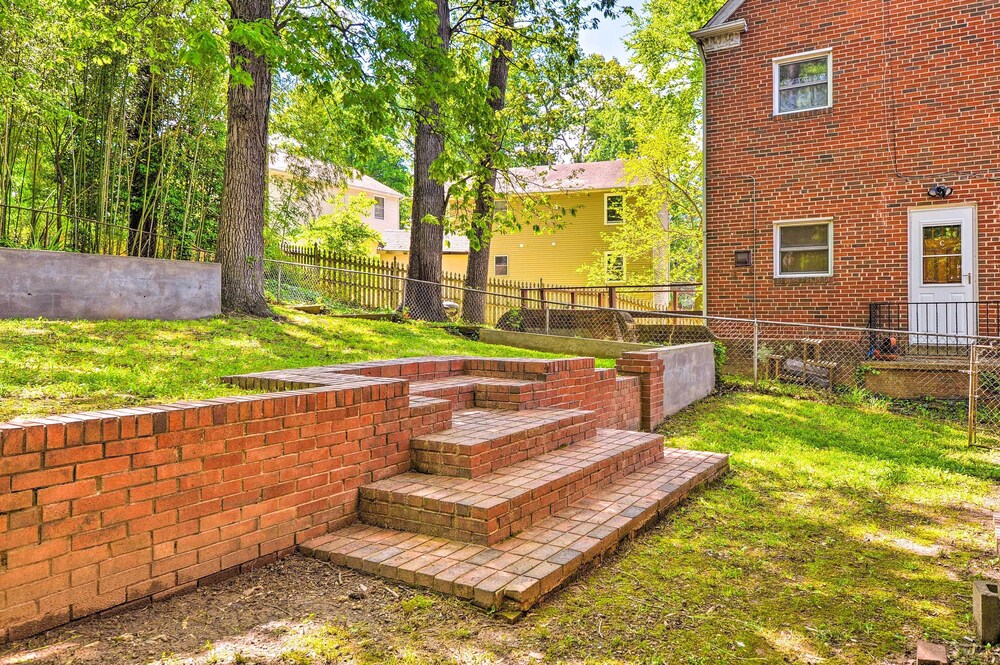 Takoma Park Apt w/ Wood Fire Pit < 8 Mi to DC - Property Image 9