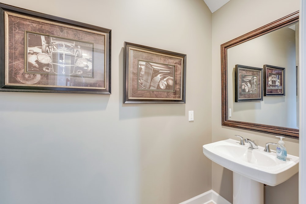 Marina, Pool & Balcony: Modern Spring Lake Condo